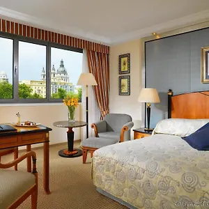 Kempinski Corvinus Hotel